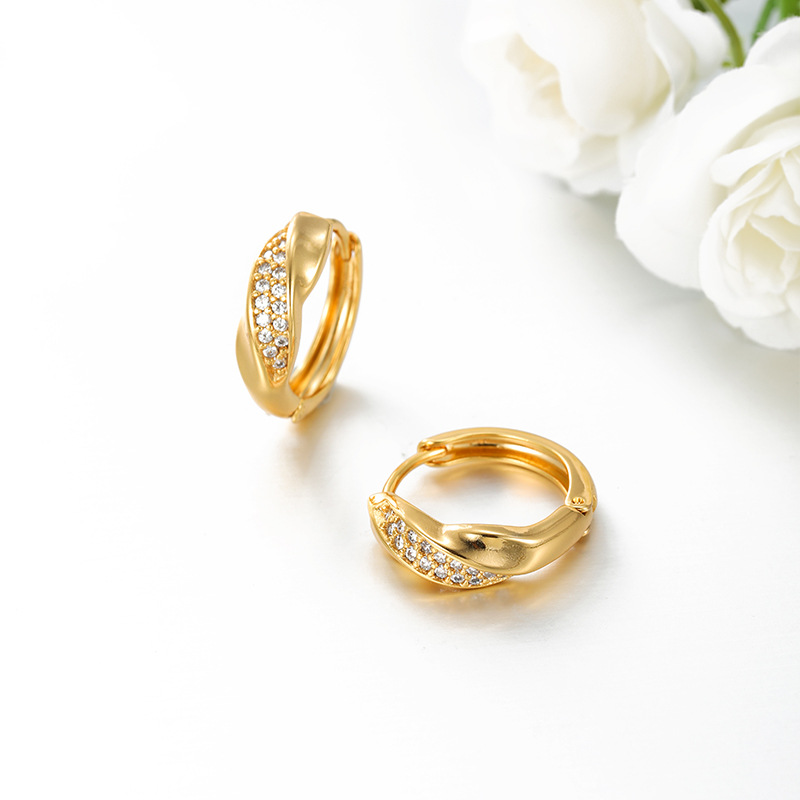 Xuping nueva aleación de cobre galvanizado 24k color gemas artificiales ligeras de lujo nicho temperamento de moda pendientes de orejas para mujeres