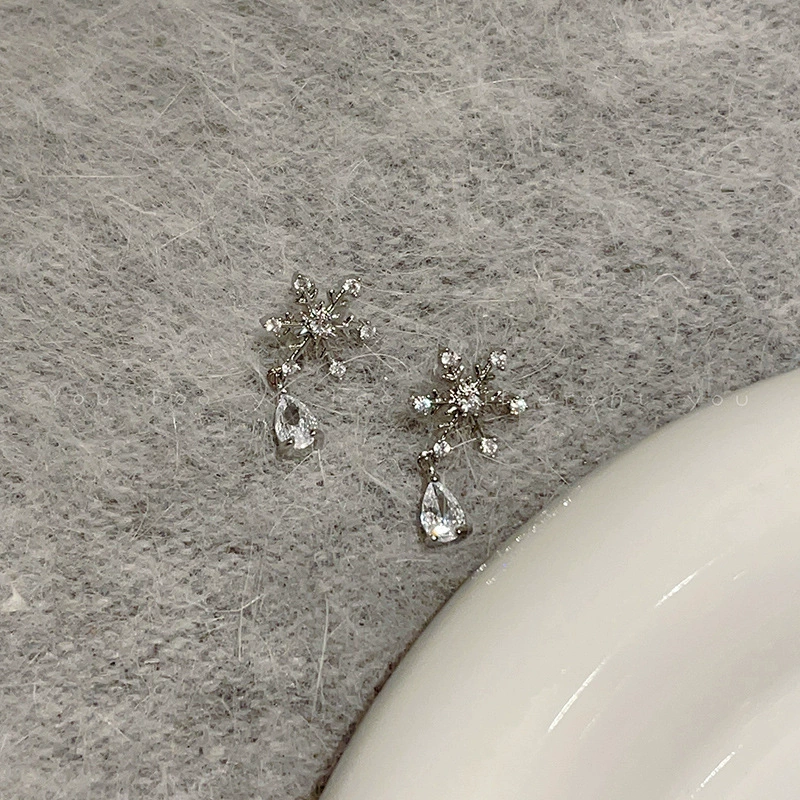 Ногтевые sequins, изысканные демисезонные серьги с цирконом, со снежинками, высококачественный стиль, стиль лёгкой роскоши