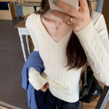 韩版纯色麻花V领长袖内搭打底针织衫上衣女装新款秋冬季修身毛衣