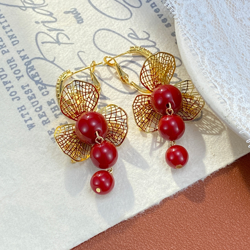 French Retro Stylish Fashion Exaggerated Full Diamond Metal Petal Pearl Tassel Earrings Women's Accessible Luxury High-End Earrings