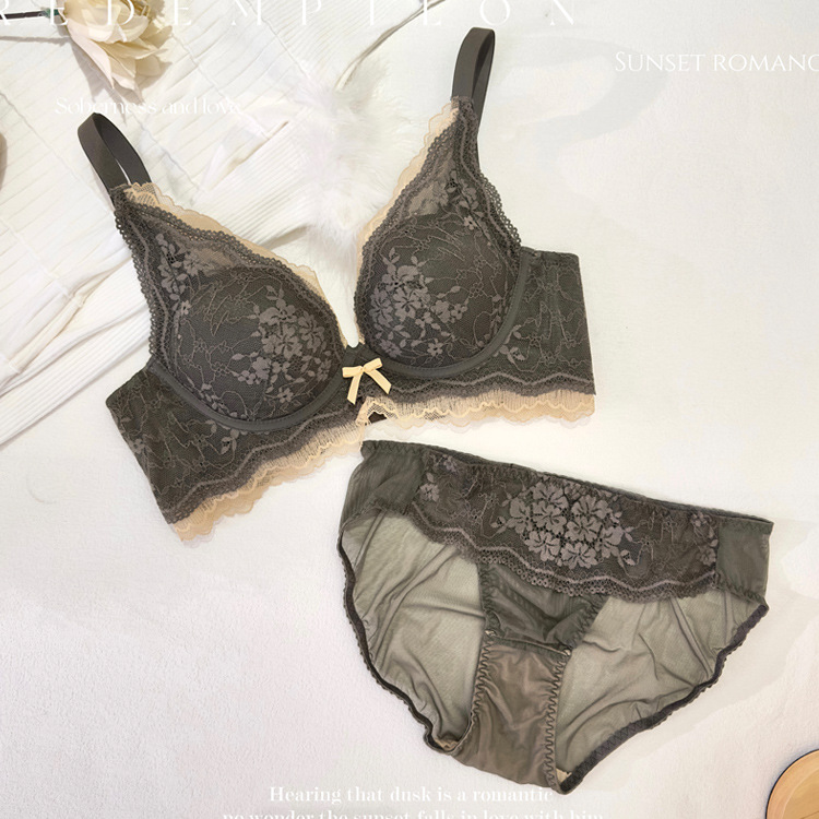 715 traje de mujer de lencería de encaje francés retro cómodo sin anillo de acero, sujetador lateral de pecho pequeño sexy de grosor medio