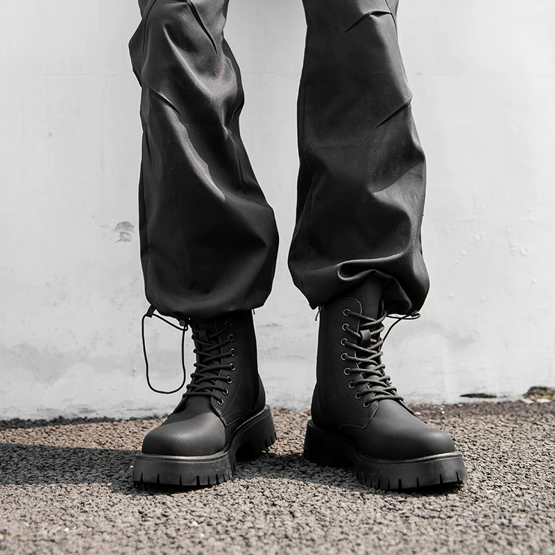 Ботинки мужские британского стиля черные высокие кожаные ботинки 2025 новые мотоциклетные весенне-осенние ботинки на толстой подошве 3301