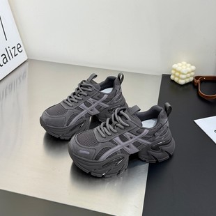 ��Ƥ���С�U���ϵ�ЬŮ2025���¿�С����6cm����ƴɫ�\�����eЬ