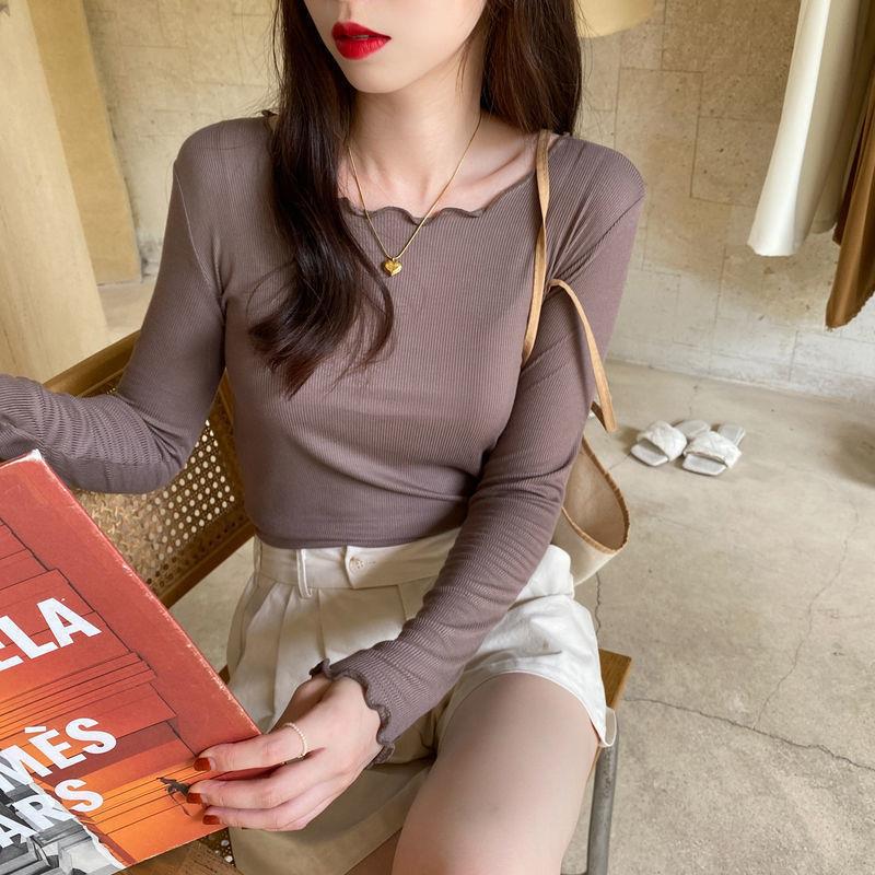 Color caramelo de madera oreja de manga larga Camiseta para mujer primavera nuevo desgaste interior Delgado estudiante color sólido fondo camisa ins top