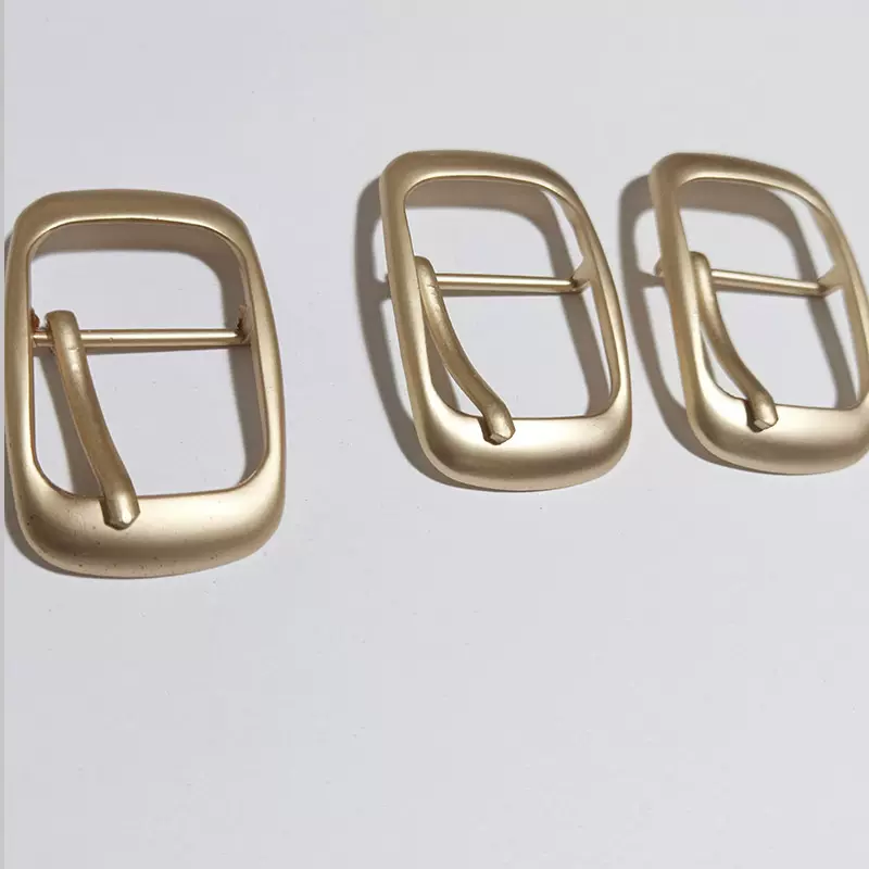 金属皮带扣头厂家直供锌合金女士腰带扣五金箱包服饰配件日字扣