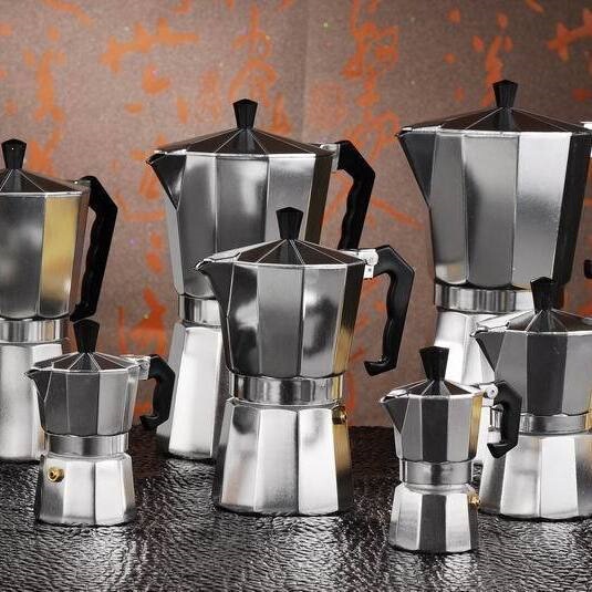 Home-use Italian-style aluminum moka pot coffee maker, hand-brew coffee set, extraction espresso pot, outdoor coffee pot, electric ceramic stove Home-use Italian-style aluminum moka pot coffee maker, hand-brew coffee set, extraction espresso pot, outdoor coffee pot, electric ceramic stove