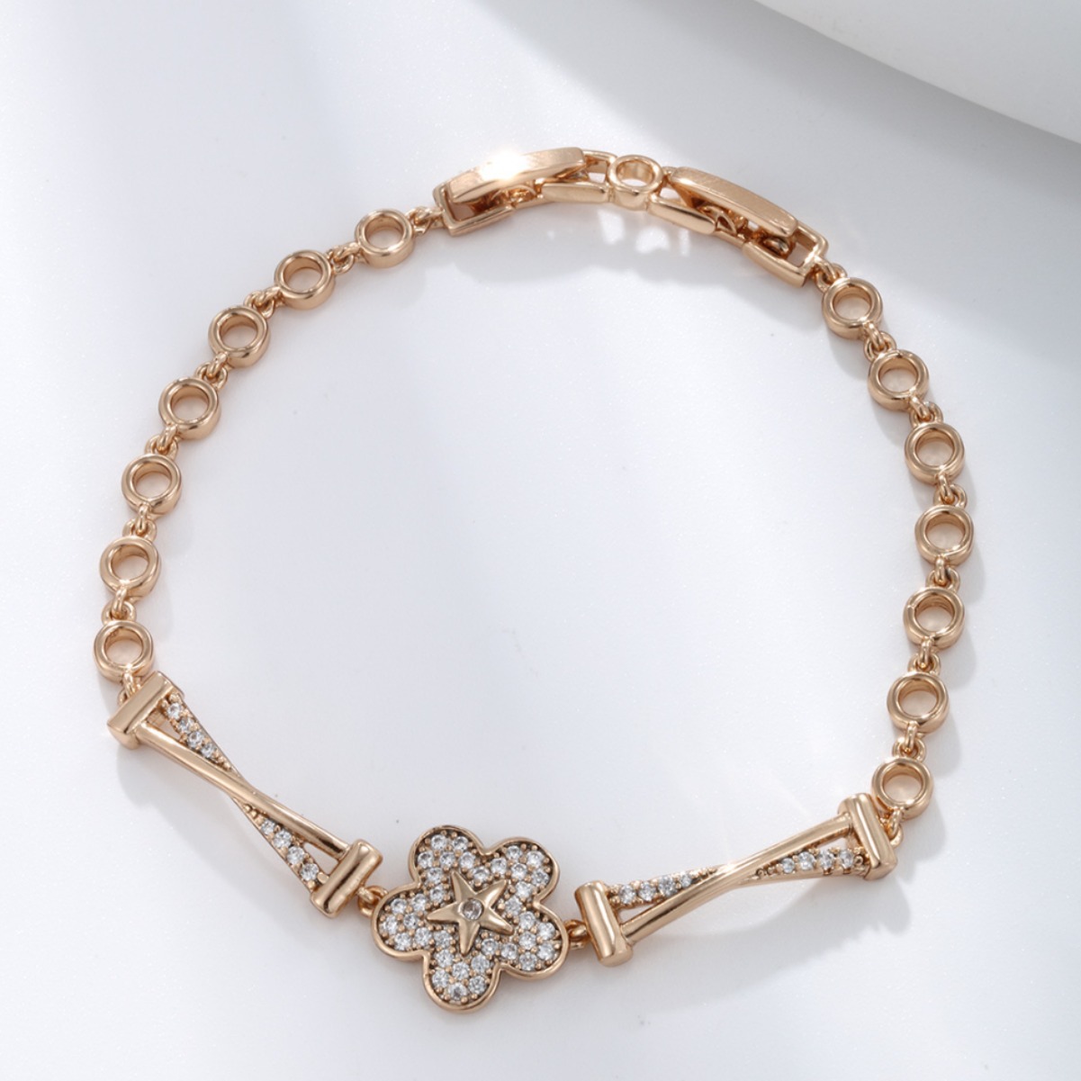 Brazalete de zircon de moda transfronteriza europea y americana chapado en cobre hip hop 18K color ligero reloj de lujo joyas al por mayor