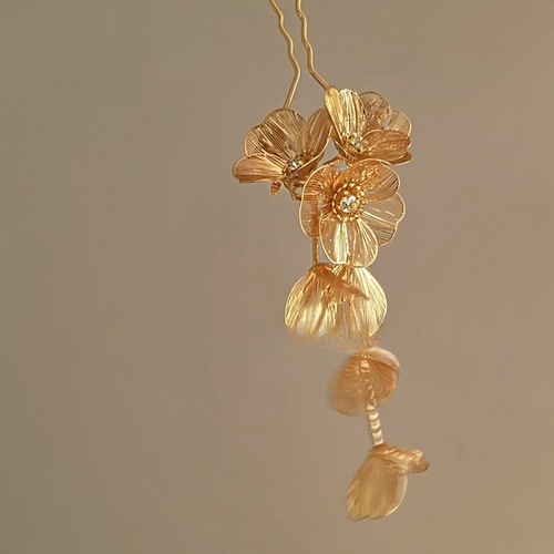 Delicate and Exquisite Chinese-Style Metal Flowers and Tassels Hairpin, Light Luxury and Niche, Ethereal and Elegant Floral Hairpin