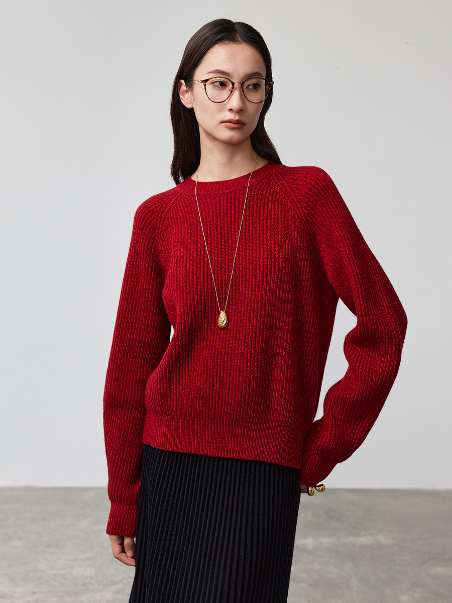Red short woolen knitted sweater with a round collar