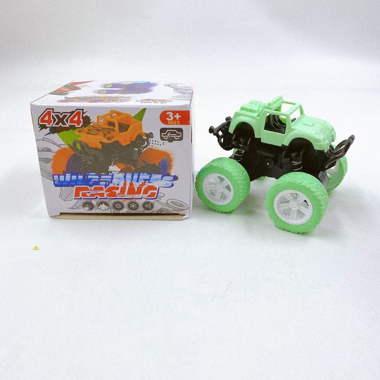 4x4 inercia coche modelo de niño coche todoterreno caja de coche de pies grandes 2 yuanes de juguetes de almacenes