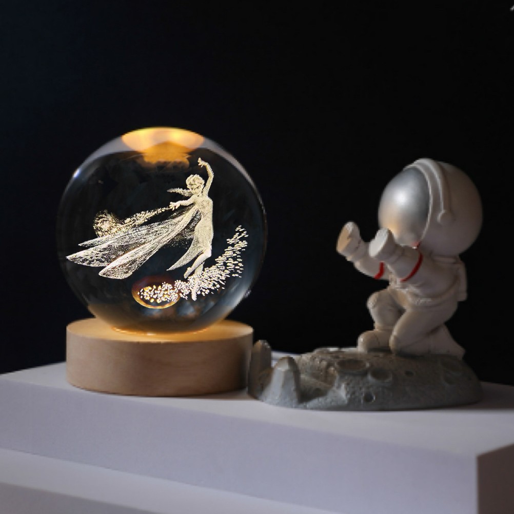 Luminosa galaxia astronauta 3D interior tallado bola de cristal luz nocturna base de madera adorno creativo de escritorio regalo de cumpleaños