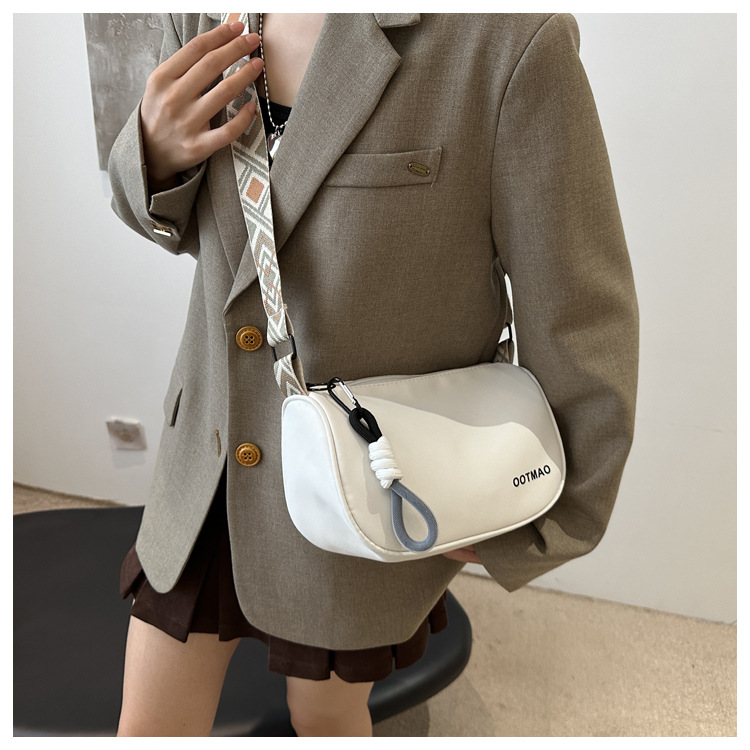 Canvas bag for women 2024 new autumn and winter versatile dumpling bag, casual and sporty wide-shoulder crossbody bag for women undefined