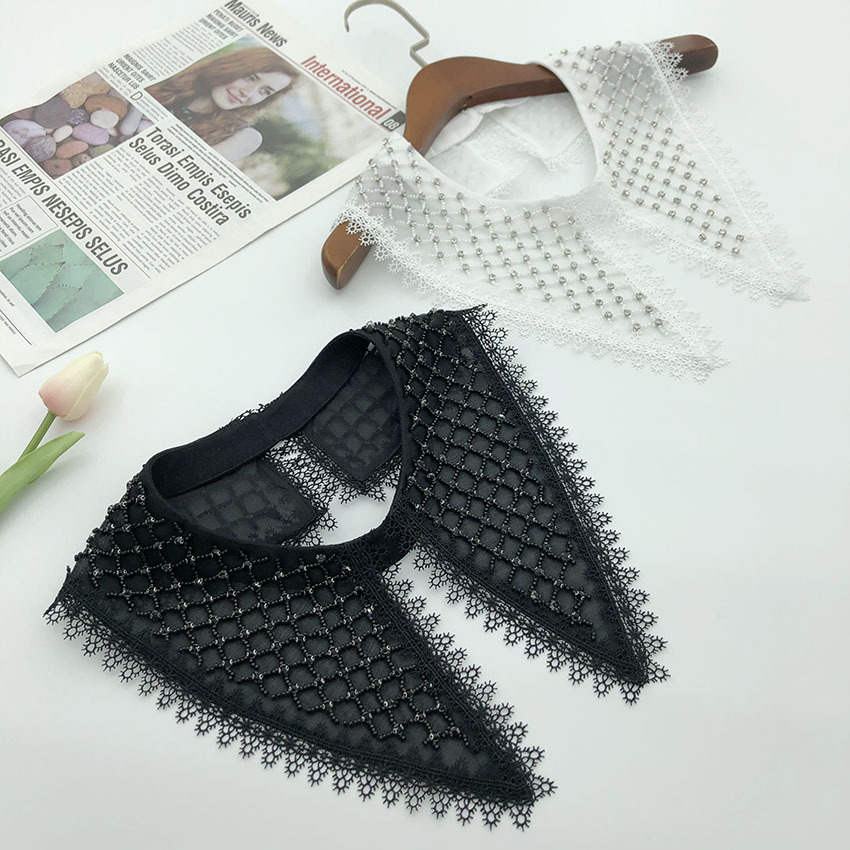 The manufacturer produces fashionable embroidered fake collar in white with fake collar European and American style 21 years new fake collar outer wear