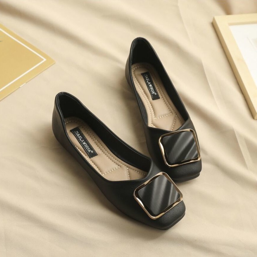 单鞋女2022年春季新款温柔仙女风百搭平底鞋软皮软底浅口豆豆鞋女