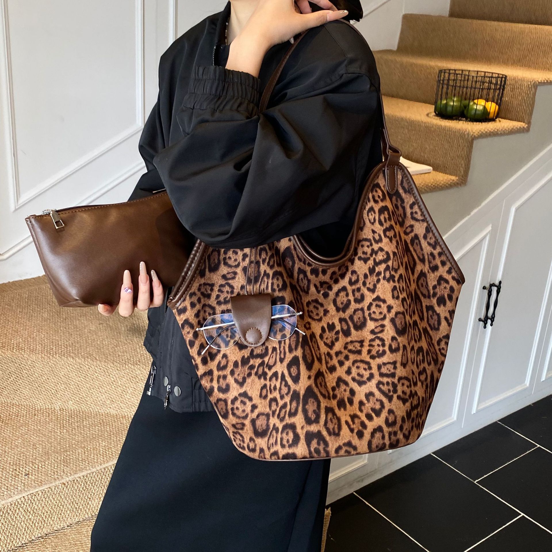 Trendy Leopard Print Bucket Bag for Women 2025 New Winter Vintage Fashion Large Capacity Underarm Single Shoulder Tote Bag