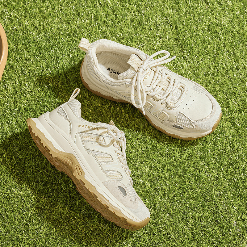 Augu Shi Deng zapatos de base gruesa para padres y mujeres 2026 nuevos zapatos deportivos ligeros casuales de primavera zapatos de corrida de malla para estudiantes