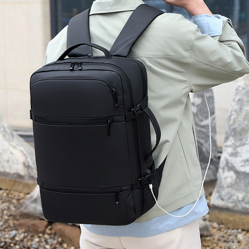 Lightweight travel bag