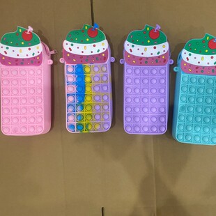 Factory wholesale cake silicone coin purse rodent pioneer mobile phone bag messenger bag hand-held bubble music toy bag