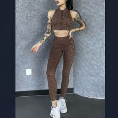 Suit!  European and American fitness bra with breast pads, high-waisted hip-lifting tights, leopard print yoga nude feel, breathable and quick-drying for women