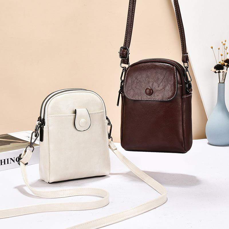 Borsa a tracolla retro in vera pelle da donna piccola e moderna_voghion.com