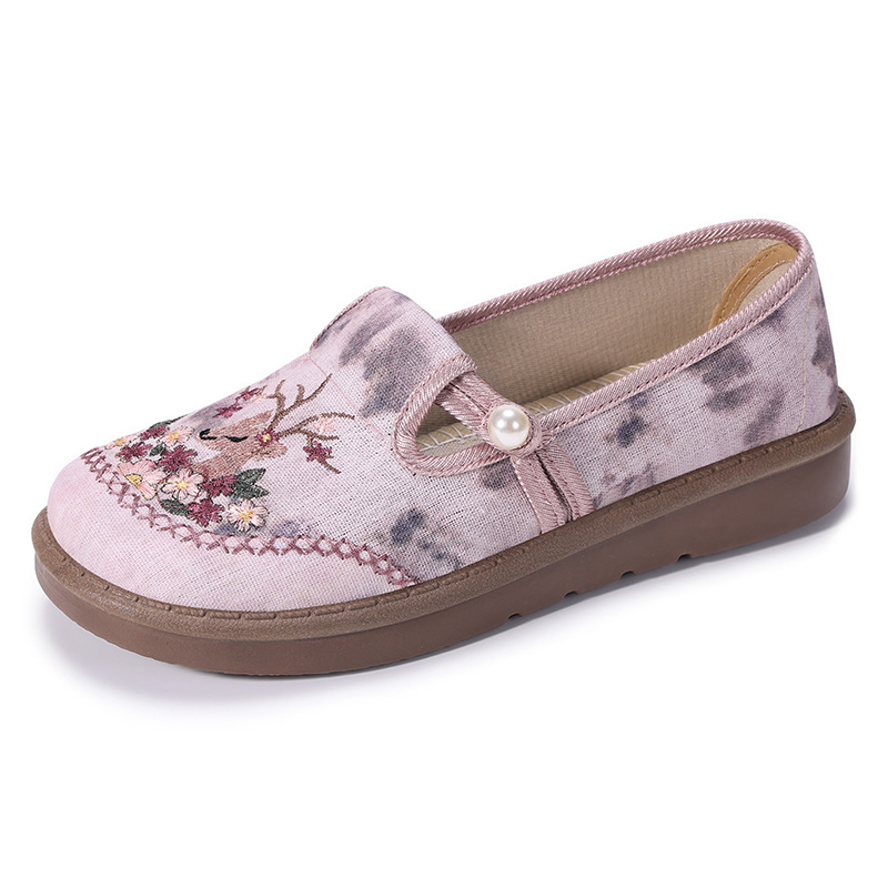 Zapatos de mujer con suela suave no cansan los pies de verano nuevos zapatos de tela viejos de Beijing zapatos de madres con un pie de zapatos de flores de flor de calzado chino
