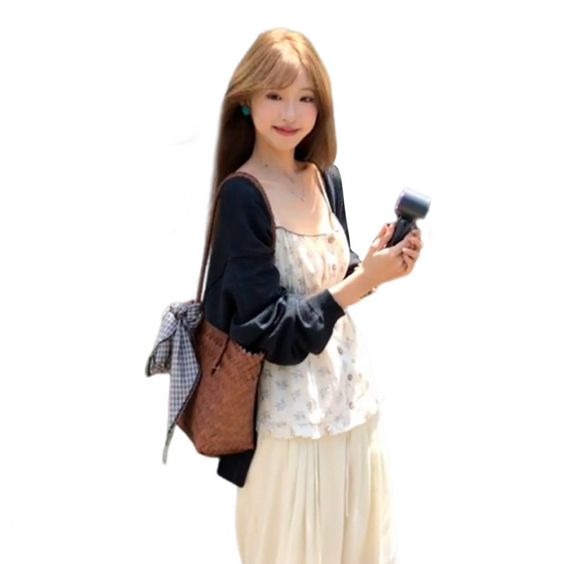 早秋韩系休闲穿搭一整套女夏季2025新款显瘦黑色开衫碎花吊带套装|undefined