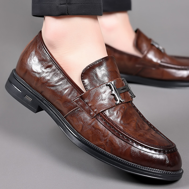 Zapatos casuales de cuero para hombre, nuevos de primavera, de cuero vacuno genuino, formales para negocios, sin cordones, antideslizantes, zapatos planos para hombre. image 5