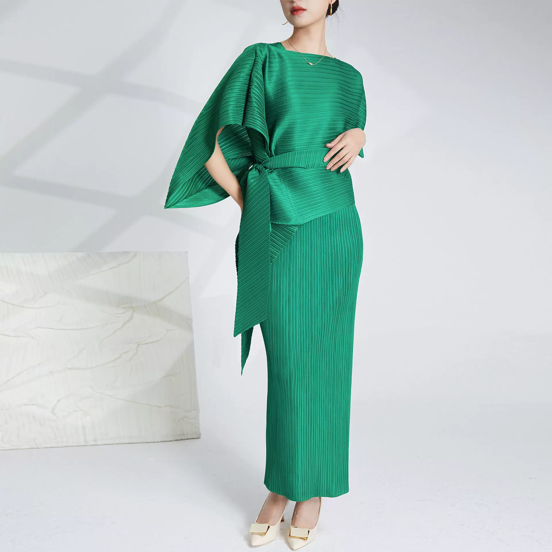 高端气质时尚套装女装高级感褶皱吊带连衣裙套头衫三宅两件套礼服