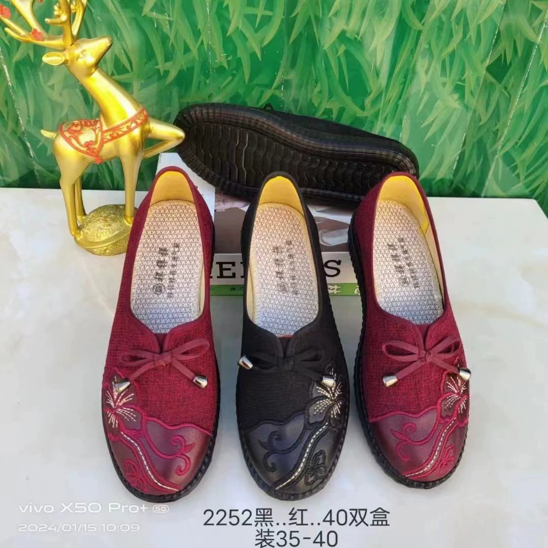 Весной, летом и осенью новые среднего и пожилого возраста мать обувь вышитые Старый Пекин женская обувь Ева ультра-легкие полиуретановые подошвы обувь оптом