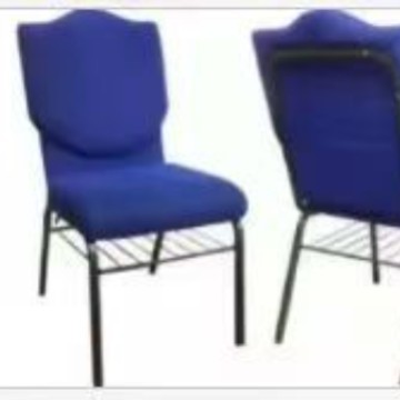 El fabricante produce sillas de oficina para salas de reuniones, asientos de respaldo para salas de conferencias, sillas de oración para capacitación, sillas de iglesia