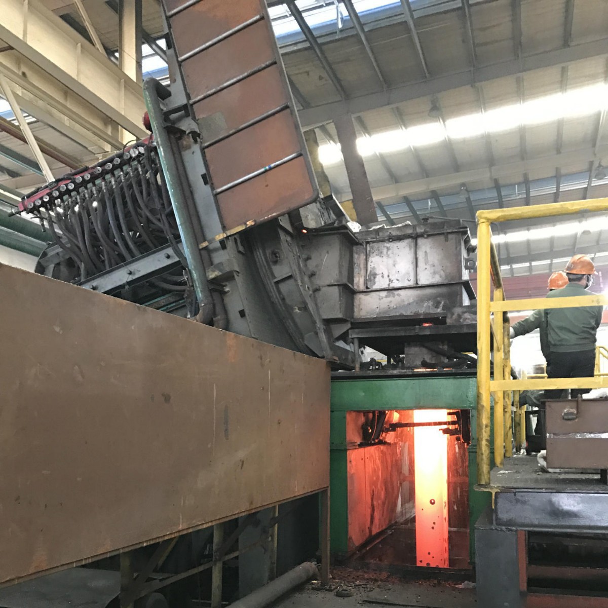 ��Ӧ��ɫ������Ƶ��¯