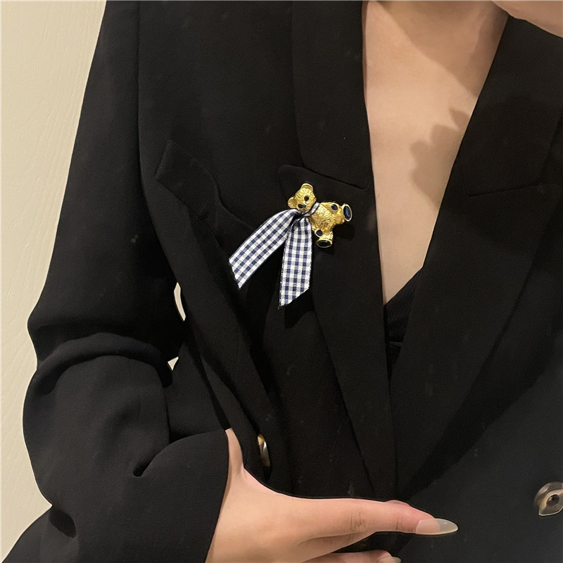 Bear Houndstooth Bow Korean Style Brooch Wholesale Nihaojewelry display picture 1