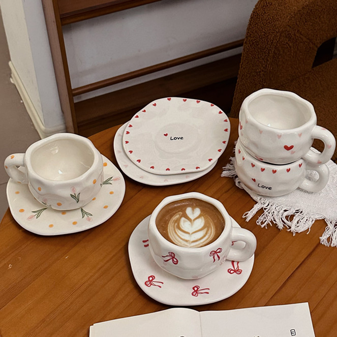 Tazas y platos de cerámica de flores retro de estilo coreano, tazas y platos de café irregular pellizcado a mano, tazas y platos de té de la tarde