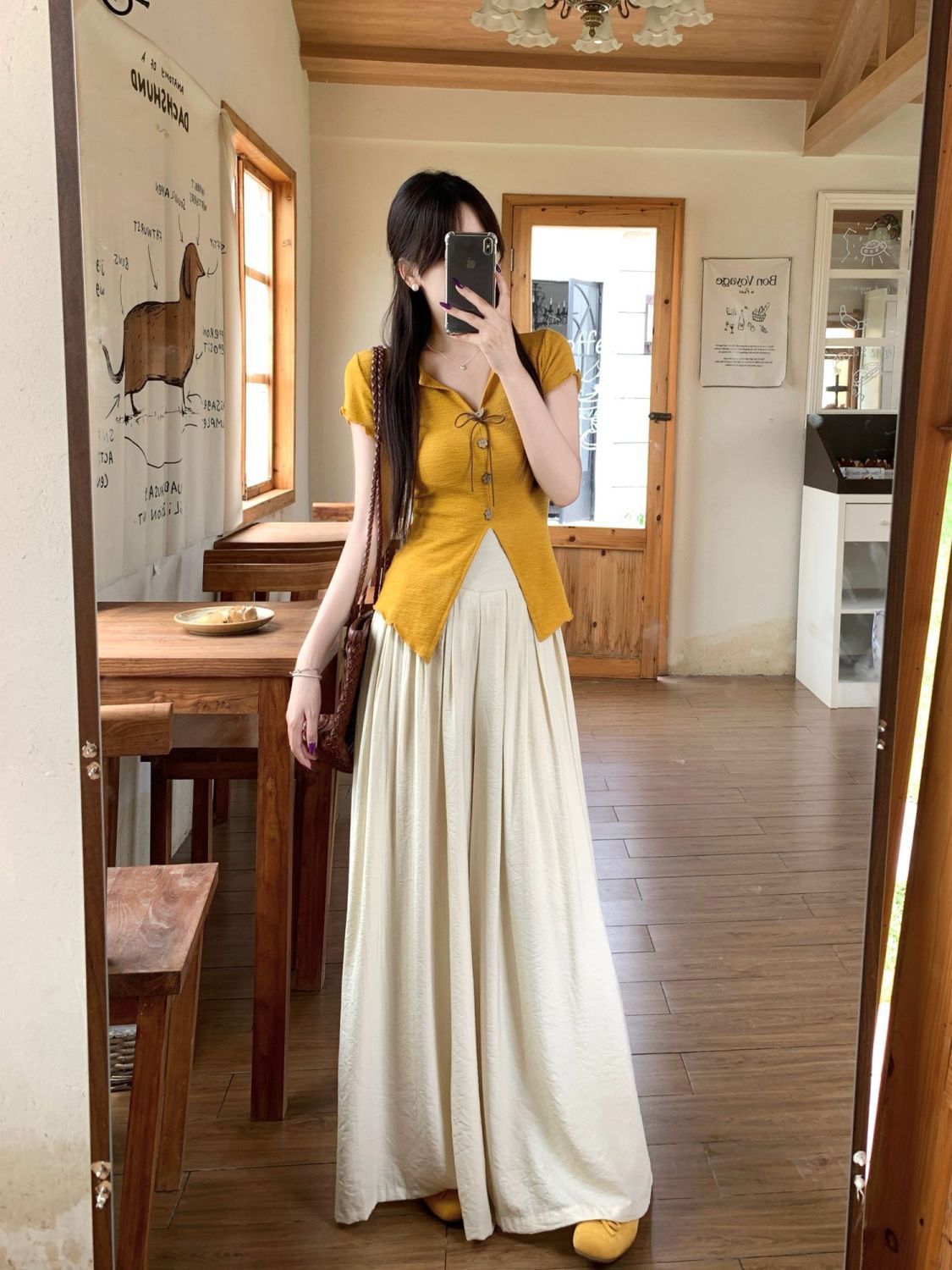 Bộ hai mảnh mùa hè phong cách Pháp: áo cổ V ngắn tay thắt eo + quần ống rộng cạp cao — Quần đùi (Single Piece), Hai bộ (T - shirt+quần đùi rộng), Áo Thun (Single Piece) chi tiết 3