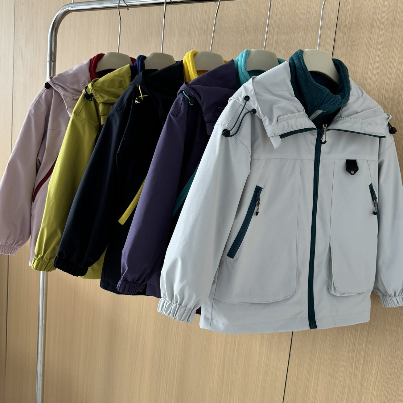 包y25款中大童五色休闲连帽冲锋衣 101f905
