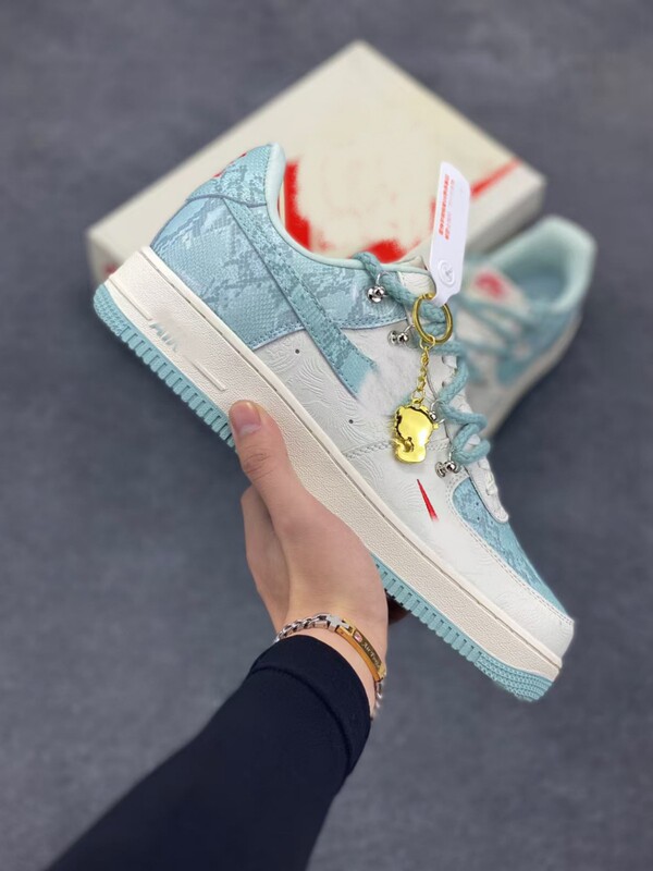 Putian High-Quality Af1 Air Force One Low-Top Sneakers for Men and Women, Couple Style, Campus Casual Versatile Height-Increasing Sports Shoes Putian High-Quality Af1 Air Force One Low-Top Sneakers for Men and Women, Couple Style, Campus Casual Versatile Height-Increasing Sports Shoes