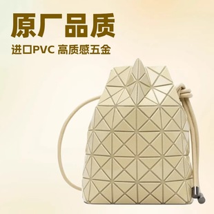 һ��2025�¿�12���޶�ɫ�װl�׺������KˮͰ��б����������ڰ�