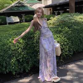 碎花挂脖连衣裙女夏季性感露背褶皱收腰显瘦网纱长裙子中长款