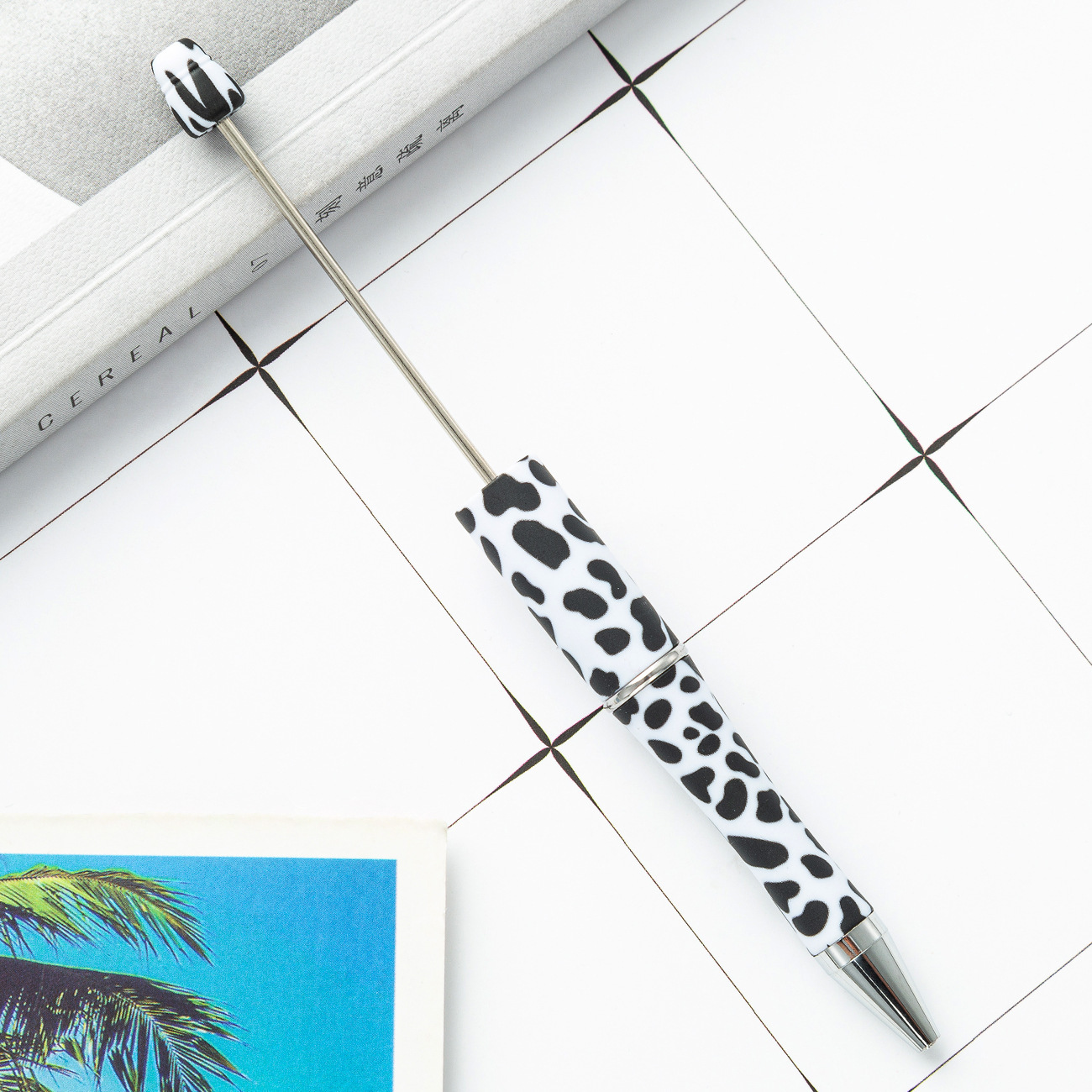 Diy plástico creativo mano de leopardo flor de cuentas al por mayor de alto valor de impresión plástico cuentas