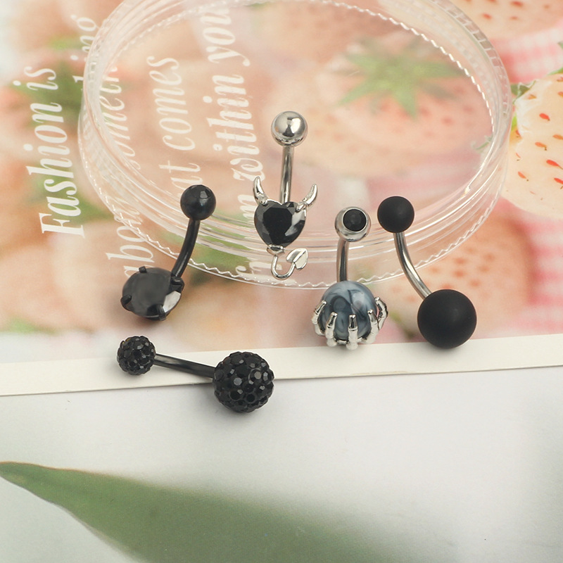 16G labret stud size and finish detail