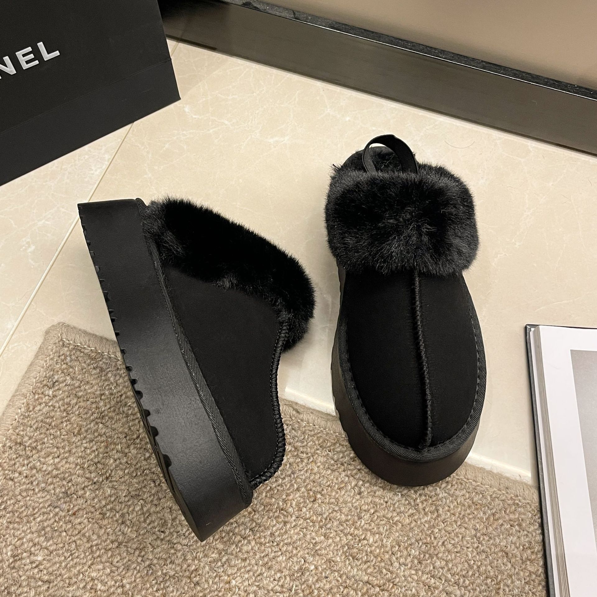 Botas de nieve para mujer para usar como ropa exterior zapatos peludos de suela gruesa 2023 otoño e invierno nuevo estilo de piel integrada más medias zapatillas con puntera de terciopelo_voghion.com