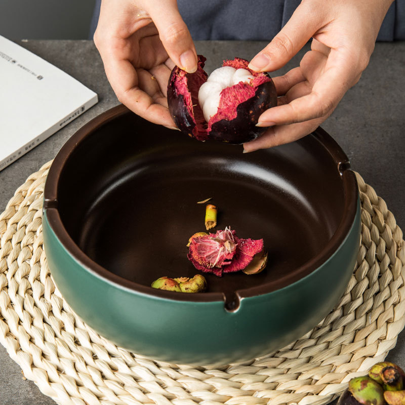 Cenicero de gran tamaño esmaltado de horno de lujo ligero sala de té de cerámica retrógrada hotel cenicero de sala de estar doméstica decoración de oficina de tendencia