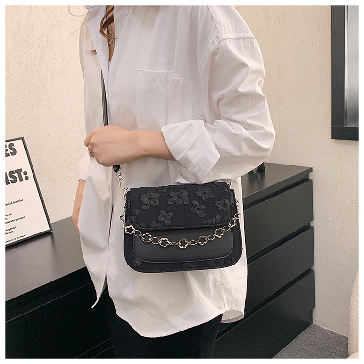 Korean Chain Bag Female New Fashion Casual Shoulder Messenger Small Square Bag display picture 3