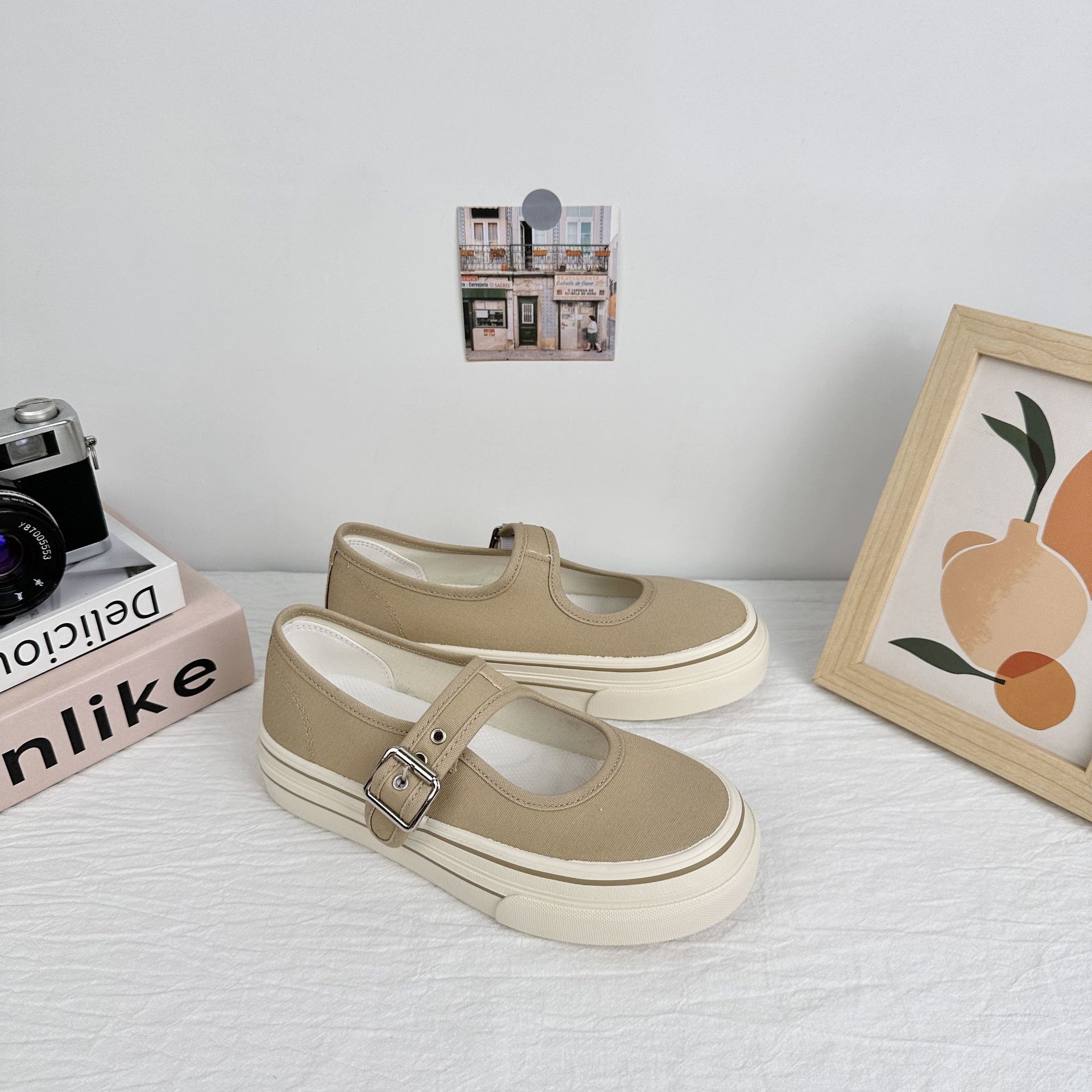 6661 zapatos gruesos de primavera y verano para mujeres 2025, nuevos zapatos de lona perezosos casuales de botón