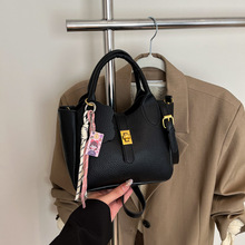 �n��insС������˻@����Ů2025�¿�r��ˮͰ���ٴ�ͨ��б���