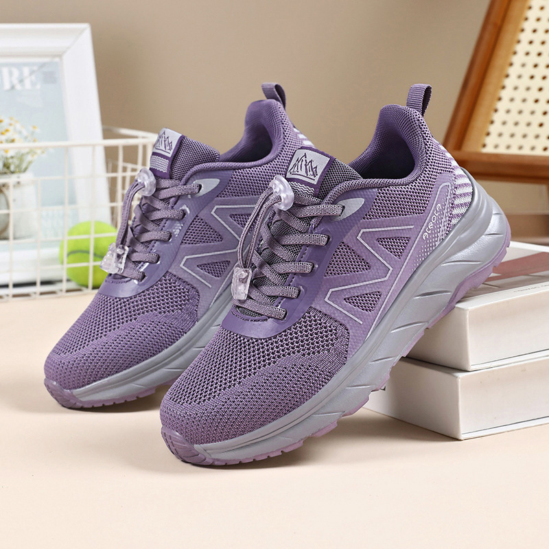 Autumn Lightweight Mom Shoes for Middle-Aged and Elderly Women, Casual Sports Shoes, Non-Slip Soft-Soled Walking Shoes, Comfortable and Breathable Shoes for the Elderly Autumn Lightweight Mom Shoes for Middle-Aged and Elderly Women, Casual Sports Shoes, Non-Slip Soft-Soled Walking Shoes, Comfortable and Breathable Shoes for the Elderly