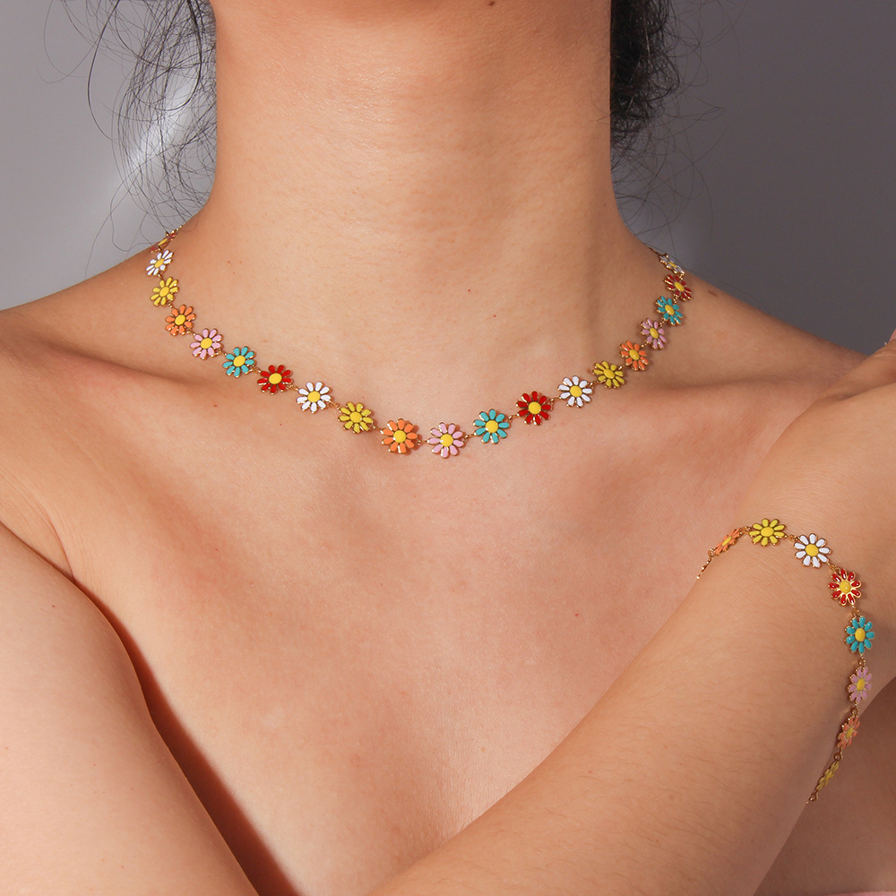 7g Weight Bracelets, Necklace Classification 1 Piece Quantity Daily Occasion 304 Stainless Steel Material Daisy Pattern All Seasons Season Women's Gender Plating Design Elegant Style Wholesale Jewelry Elegant Daisy 304 Stainless Steel Plating Bracelets Necklace 9