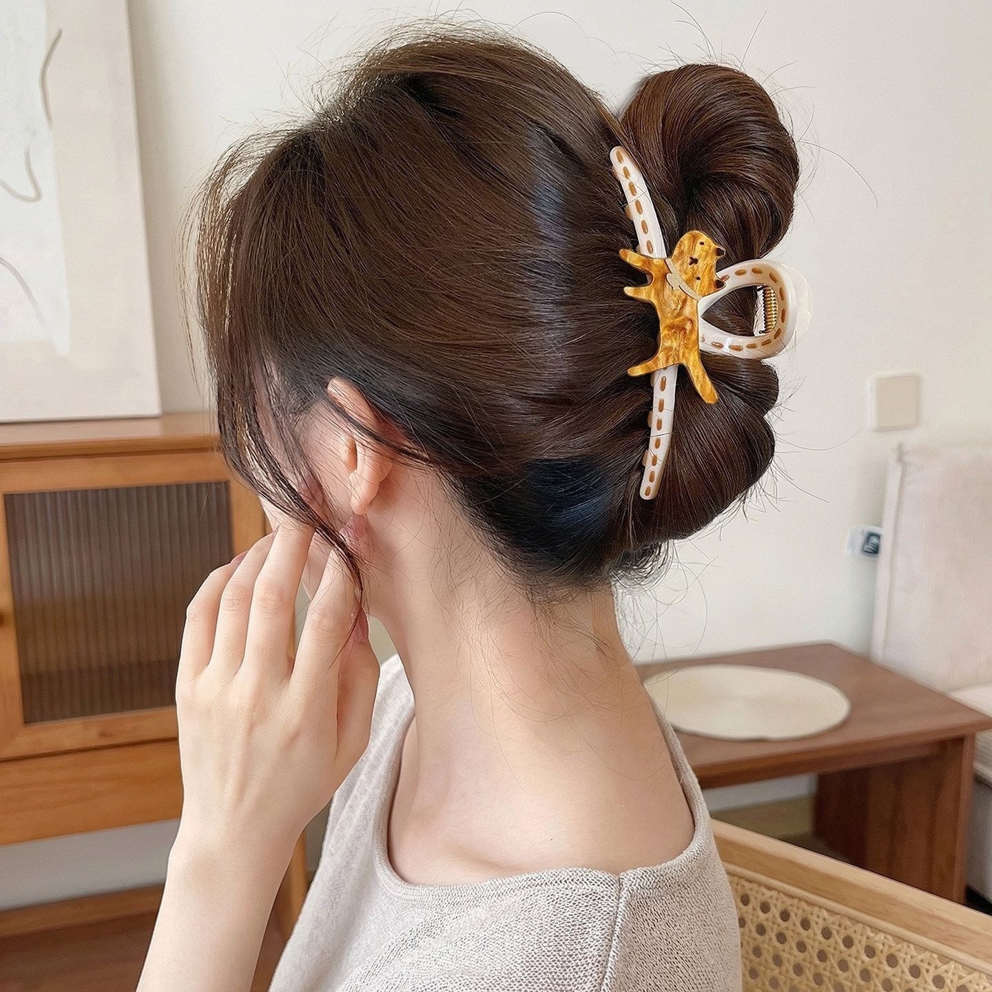 2026 nuevo clip de cabello ondulado clip de cabello de tiburón grande clip de cabello de mujer detrás de la cabeza de alta sensación clip de cabello accesorios para el cabello