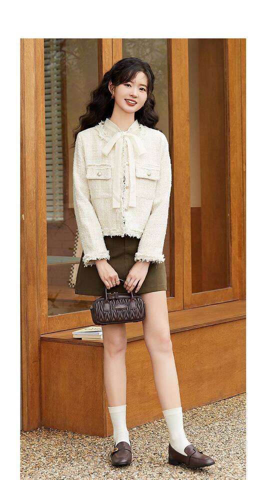 Áo khoác nữ ngắn dáng vải tweed viền tua rua, tay dài, form rộng — Hồng ngó sen chi tiết 8