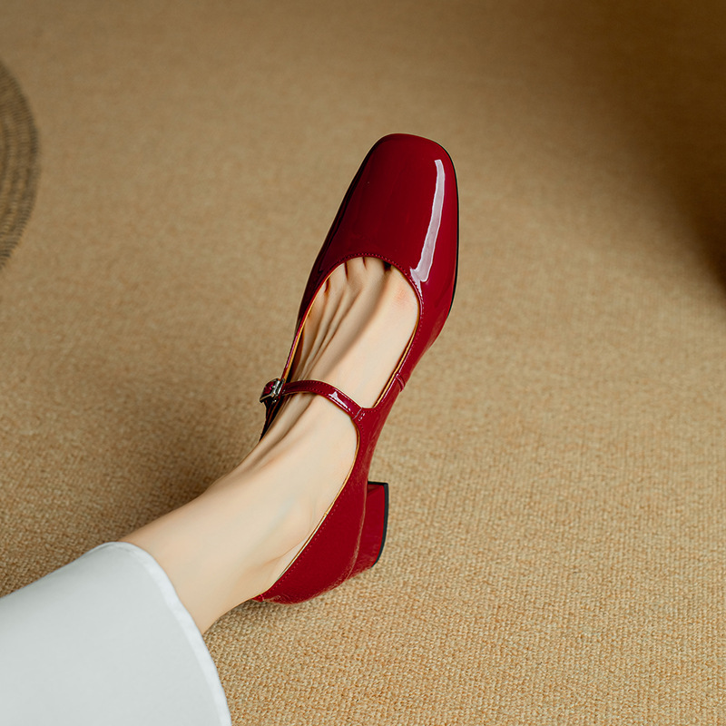 Sweet Commuter Buckle Mid-heel Shoes 2024 Autumn New Elegant Shine Shoes Women's Genuine Leather Thick Heel for Workplace Sweet Commuter Buckle Mid-heel Shoes 2024 Autumn New Elegant Shine Shoes Women's Genuine Leather Thick Heel for Workplace